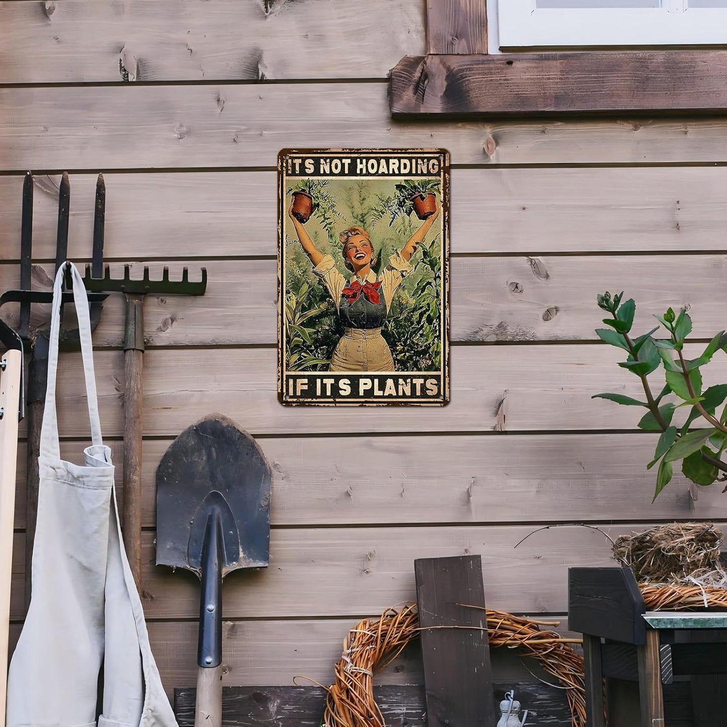 Retro Garden Metal Sign It's Not Hoarding If It's Plants Vintage Gardening Decor Metal Plaque for Parlor Yard Oasis Backyard Patio Greenhouse Decoration 12 * 8inch