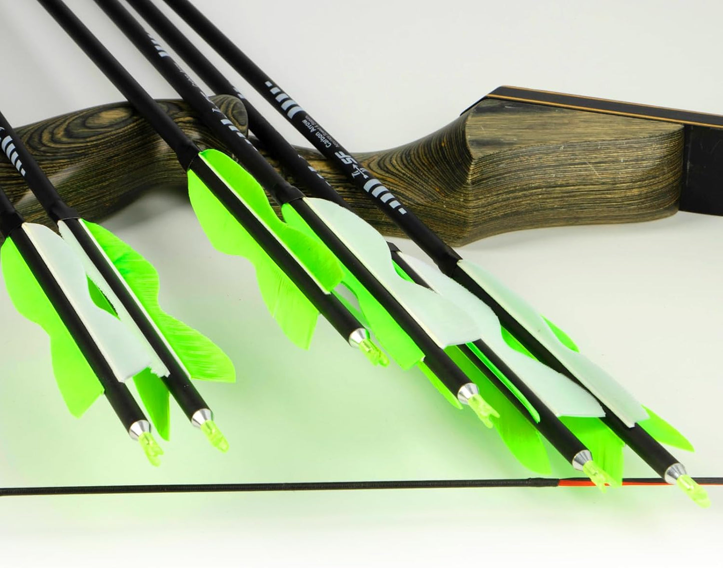 S F 30" Traditional Archery Carbon Feather Arrows 500 Spine Traditional Arrows Long Bows Archery Compound Bow Arrows Arrows for Compound Bow Arrows for recurve Bow（12 Pack）